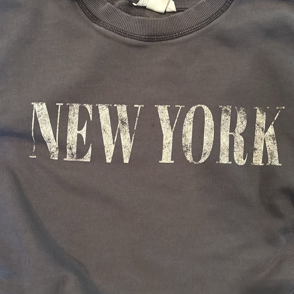 H+M New York sweater - Picture 2 of 3